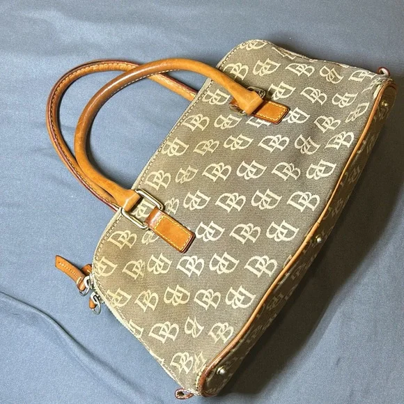 Dooney & Bourke 1975 - Picture 2 of 15